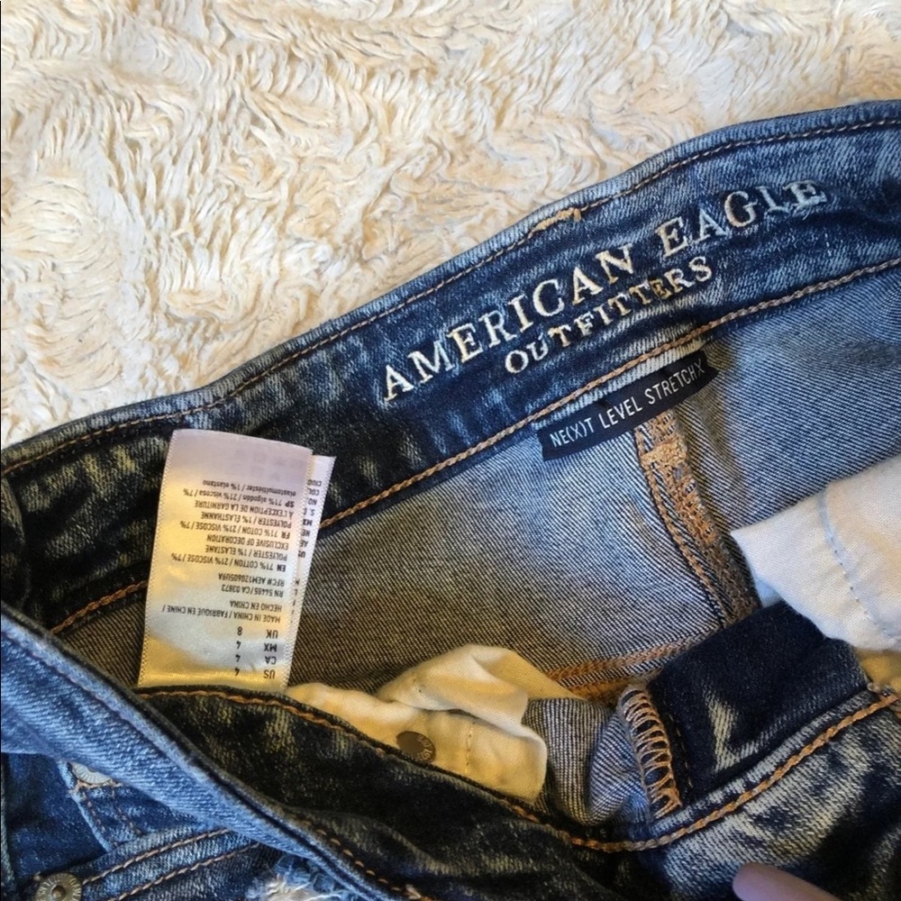 american eagle distressed shorts - Picture 4 of 5